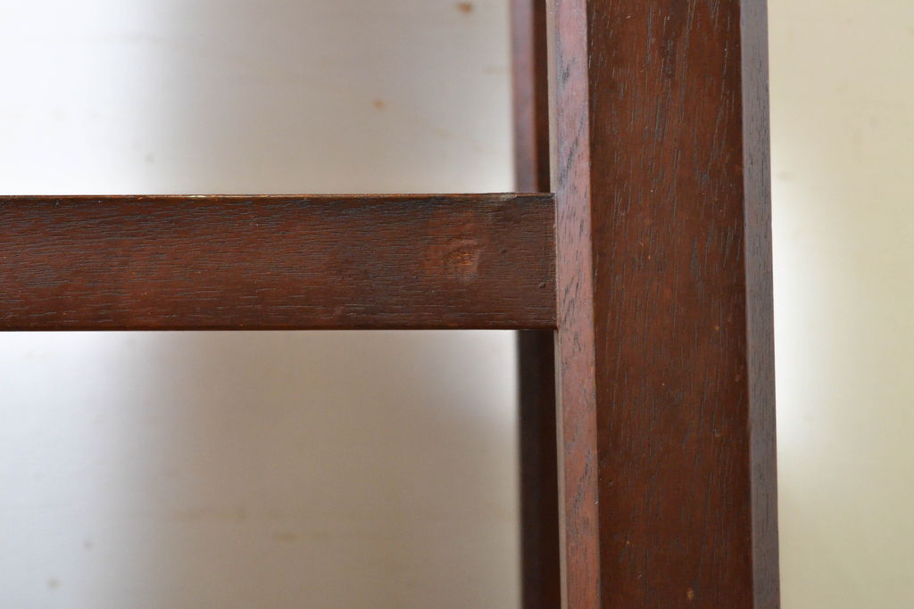 和製アンティーク　激レア　彫刻家　山根八春(やまねやつはる、はっしゅん)　レリーフ入り　なかなかお目にかかれない希少なサイドテーブル(花台、コーナーラック、飾り棚)(R-062411)