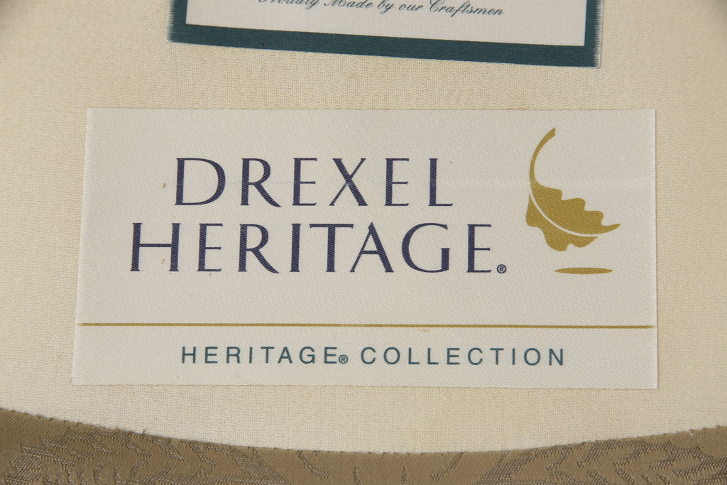 中古　美品　DREXEL HERITAGE(ドレクセルヘリテイジ)　クラシカルな佇まいが美しい1人掛けソファ(定価約60万円)(一人掛けソファ、アームチェア)(R-055521)