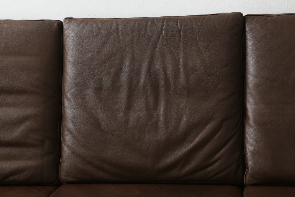北欧家具　デンマークビンテージ　本革(レザー)　GETAMA(ゲタマ)　Hans J Wegner(ハンス・J・ウェグナー)　GE290　くつろぎの空間を演出するアーム付き3人掛けソファ(3P、三人掛け、アームソファ、トリプルソファ、3シーター、北欧、ヴィンテージ)(R-072801)