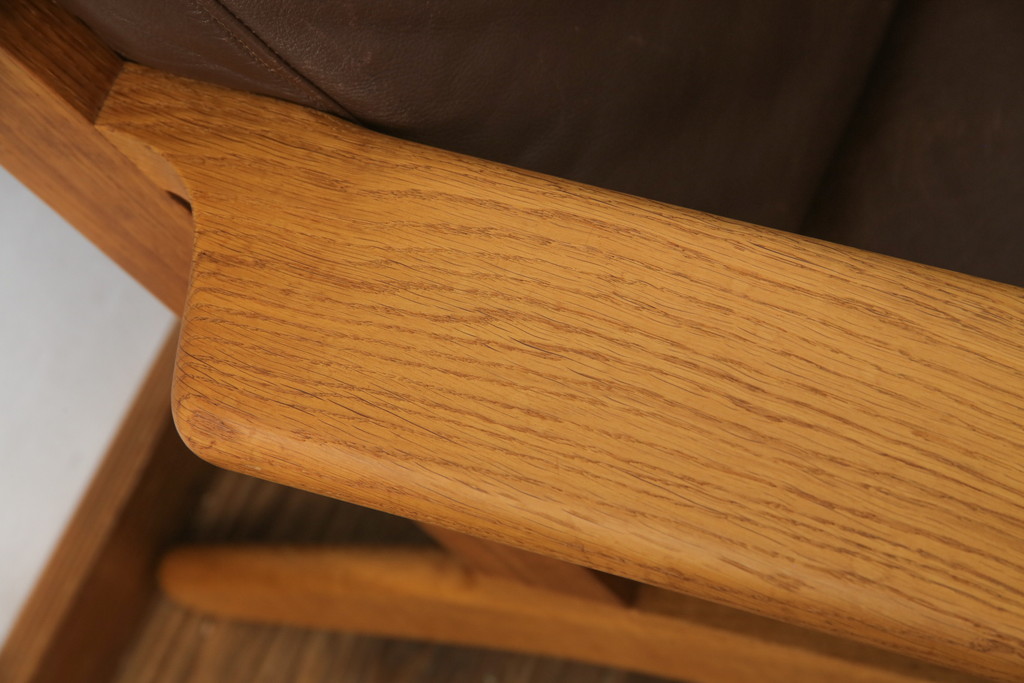 北欧家具　デンマークビンテージ　本革(レザー)　GETAMA(ゲタマ)　Hans J Wegner(ハンス・J・ウェグナー)　GE290　くつろぎの空間を演出するアーム付き3人掛けソファ(3P、三人掛け、アームソファ、トリプルソファ、3シーター、北欧、ヴィンテージ)(R-072801)