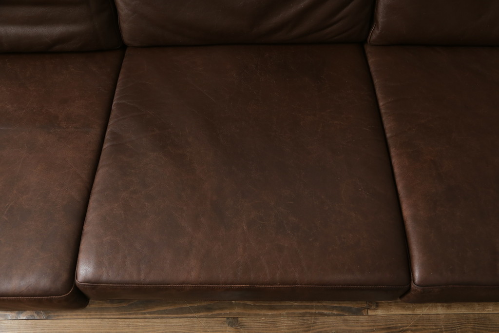 北欧家具　デンマークビンテージ　本革(レザー)　GETAMA(ゲタマ)　Hans J Wegner(ハンス・J・ウェグナー)　GE290　くつろぎの空間を演出するアーム付き3人掛けソファ(3P、三人掛け、アームソファ、トリプルソファ、3シーター、北欧、ヴィンテージ)(R-072801)