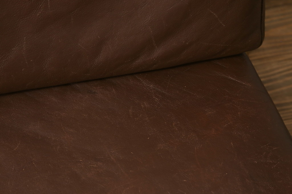 北欧家具　デンマークビンテージ　本革(レザー)　GETAMA(ゲタマ)　Hans J Wegner(ハンス・J・ウェグナー)　GE290　くつろぎの空間を演出するアーム付き3人掛けソファ(3P、三人掛け、アームソファ、トリプルソファ、3シーター、北欧、ヴィンテージ)(R-072801)