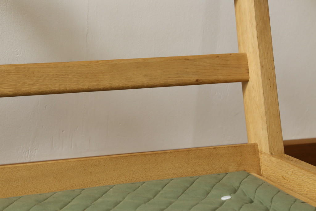 北欧家具　デンマークビンテージ　本革(レザー)　GETAMA(ゲタマ)　Hans J Wegner(ハンス・J・ウェグナー)　GE290　くつろぎの空間を演出するアーム付き3人掛けソファ(3P、三人掛け、アームソファ、トリプルソファ、3シーター、北欧、ヴィンテージ)(R-072801)