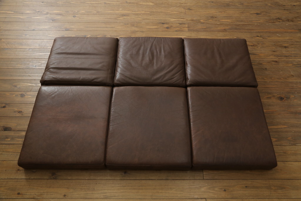 北欧家具　デンマークビンテージ　本革(レザー)　GETAMA(ゲタマ)　Hans J Wegner(ハンス・J・ウェグナー)　GE290　くつろぎの空間を演出するアーム付き3人掛けソファ(3P、三人掛け、アームソファ、トリプルソファ、3シーター、北欧、ヴィンテージ)(R-072801)