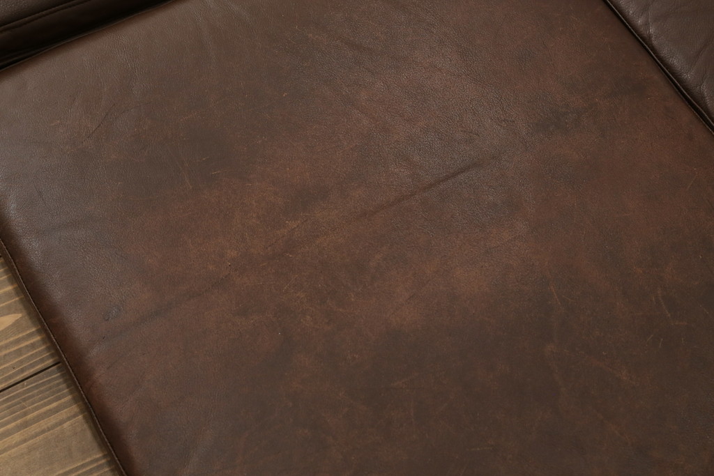 北欧家具　デンマークビンテージ　本革(レザー)　GETAMA(ゲタマ)　Hans J Wegner(ハンス・J・ウェグナー)　GE290　くつろぎの空間を演出するアーム付き3人掛けソファ(3P、三人掛け、アームソファ、トリプルソファ、3シーター、北欧、ヴィンテージ)(R-072801)