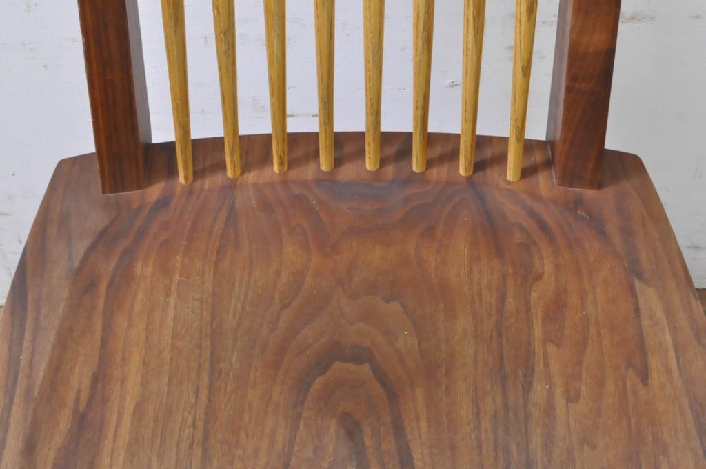 中古　ジョージナカシマ　桜製作所　コノイドチェア(CONOID CHAIR)　CN101　スタイリッシュな佇まいのサイドチェア(ジョージ・ナカシマ、板座チェア、ダイニングチェア、椅子、イス)(R-068143)