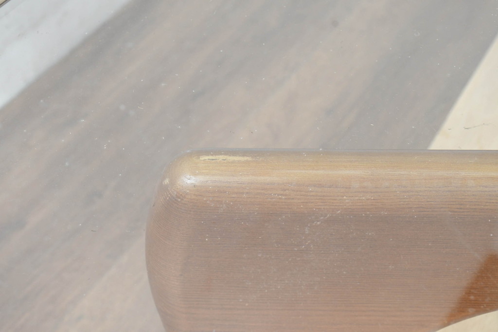 中古　美品　リプロダクト品　イサム・ノグチ(Isamu Noguchi)　洗練されたモダンデザインが美しいセンターテーブル(コーヒーテーブル、ローテーブル、ガラステーブル、カクテルテーブル、リビングテーブル)(R-083519)