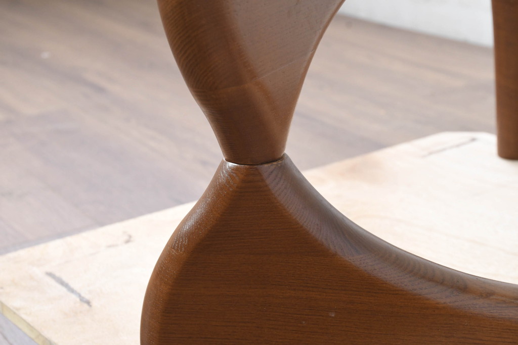 中古　美品　リプロダクト品　イサム・ノグチ(Isamu Noguchi)　洗練されたモダンデザインが美しいセンターテーブル(コーヒーテーブル、ローテーブル、ガラステーブル、カクテルテーブル、リビングテーブル)(R-083519)