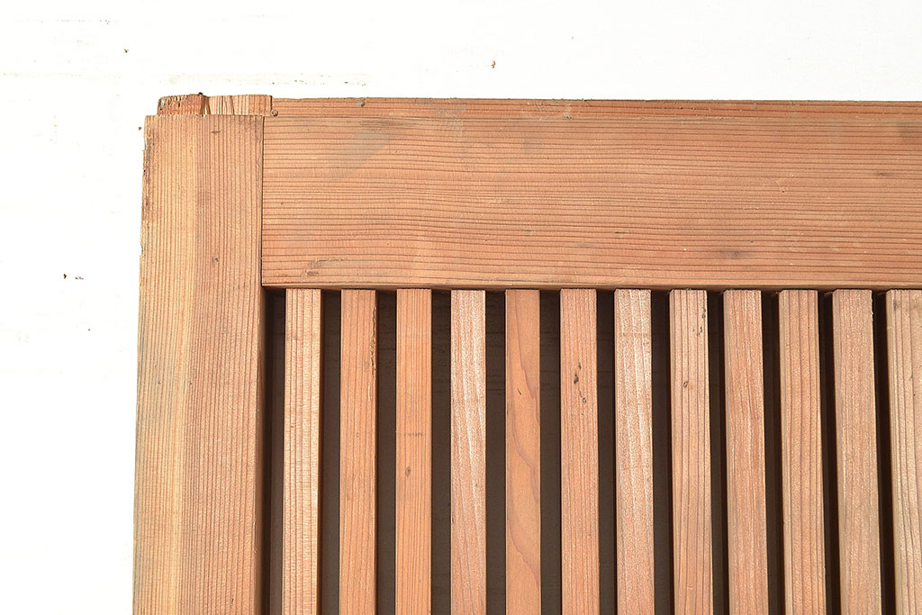 アンティーク建具　粋な和の雰囲気を盛り上げるヒノキ材製の蔵戸(引き戸、玄関戸)(R-048603)