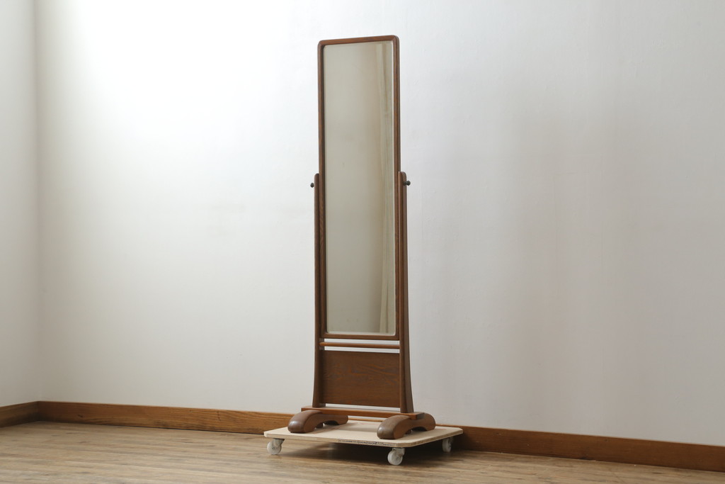 中古　美品　タモ材　落ち着きのある佇まいが魅力的な姿見(スタンドミラー、鏡)(R-076661)