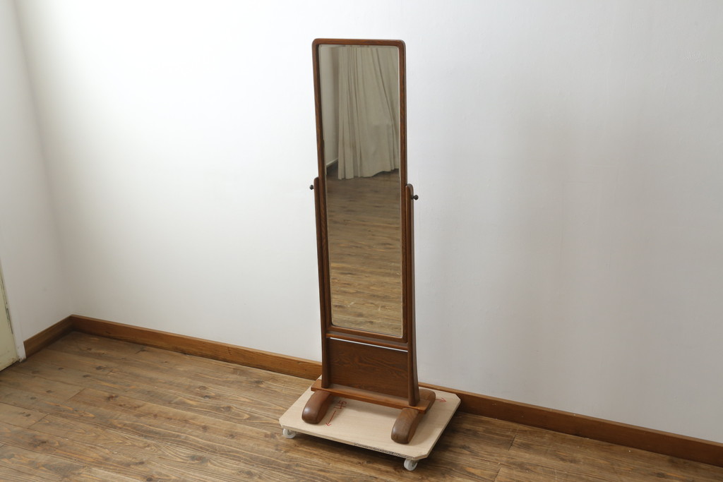 中古　美品　タモ材　落ち着きのある佇まいが魅力的な姿見(スタンドミラー、鏡)(R-076661)