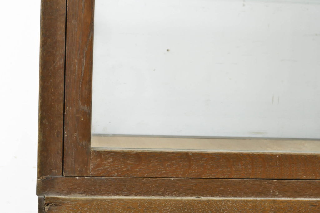 和製アンティーク　ナラ材　レトロな雰囲気たっぷりな縦型ガラスケース(ショーケース、陳列棚、飾り棚)(R-062308)