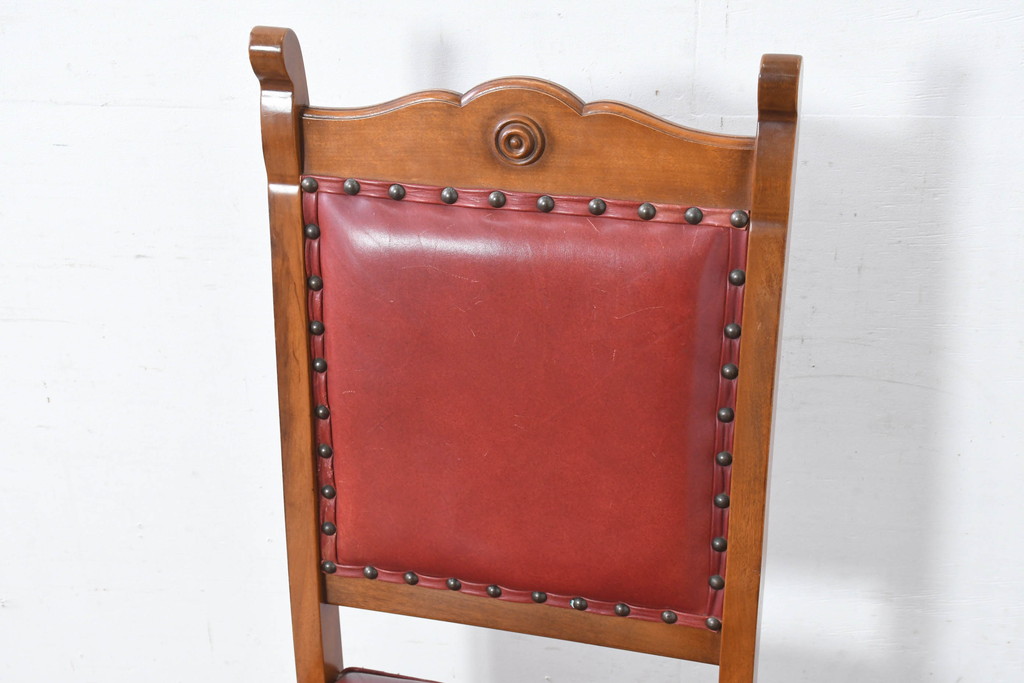 中古　横浜クラシック家具　ダニエル(daniel)　ミッシェル(Michel)サイドチェア　A-504　本革(レザー)　格式ある佇まいが置くだけで絵になるダイニングチェア(ろくろ脚、椅子、イス)(R-083391)