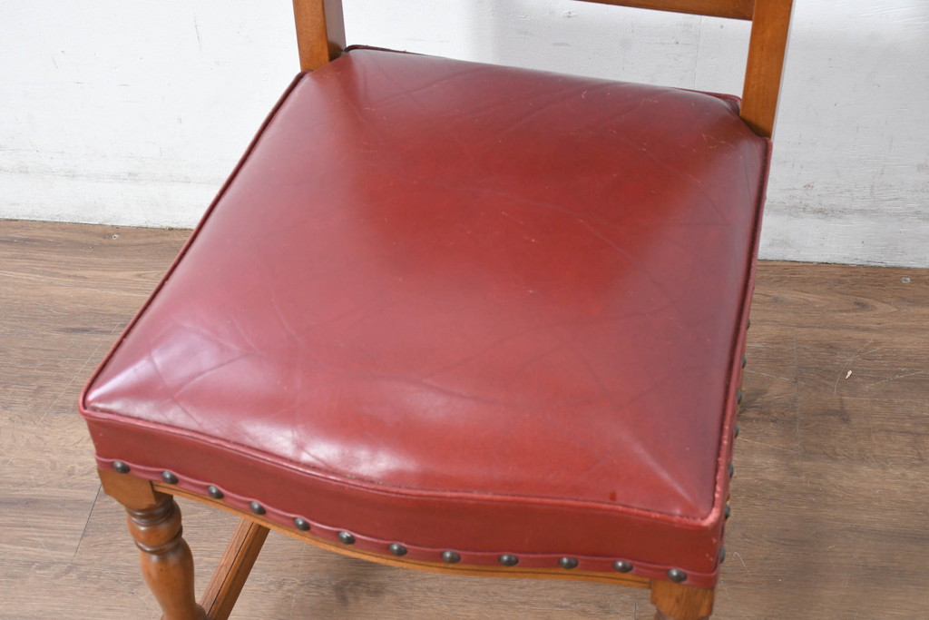 中古　横浜クラシック家具　ダニエル(daniel)　ミッシェル(Michel)サイドチェア　A-504　本革(レザー)　格式ある佇まいが置くだけで絵になるダイニングチェア(ろくろ脚、椅子、イス)(R-083391)