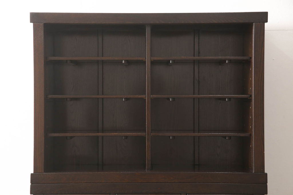 中古　美品　最高級　府中家具　松尾博昭 作　栗材　和の趣あふれる佇まいが魅力的な二段重ね水屋箪笥(食器棚、戸棚、収納棚、キャビネット)(R-063147)