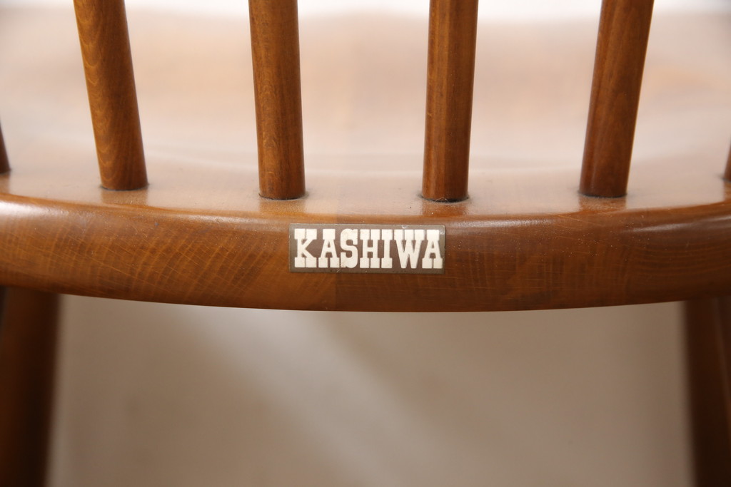 ヴィンテージ　柏木工(KASHIWA)　背もたれがお洒落なナラ材製のダイニングチェア4脚セット(イス、ウィンザーチェア、ビンテージ、ウインザーチェア)(R-048393)