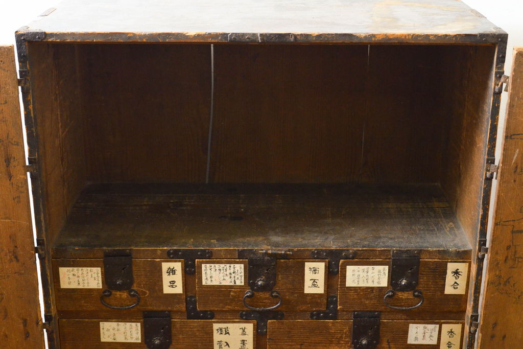 和製アンティーク 古き良き時代の趣を感じらる観音扉の帳場箪笥(戸棚 