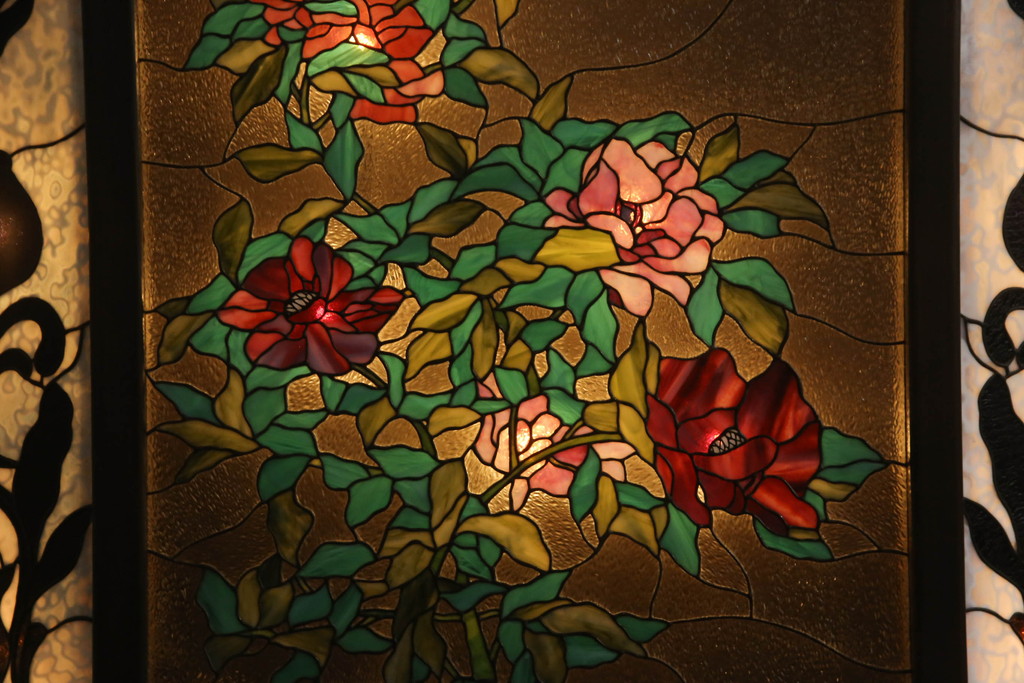 和製ビンテージ　職人手造り　照明付き　豪華な花のステンドグラスが美しい衝立て(パーテーション、間仕切り、ヴィンテージ)(R-069587)