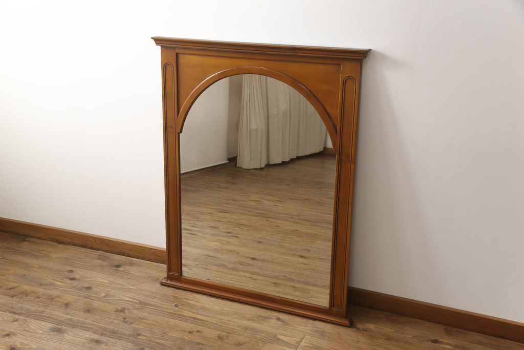 中古　美品　イタリア　窓枠のようなデザインがおしゃれなウォールミラー(壁掛け鏡)(定価約20万円)(R-059437)