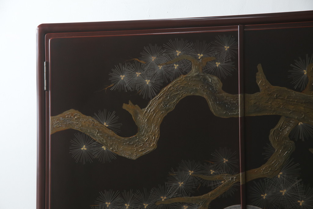 中古　最高級!　総漆塗り　美しい松の漆絵が入った総桐箪笥(和タンス、衣装箪笥、桐タンス)(定価約200万円)(R-056867)