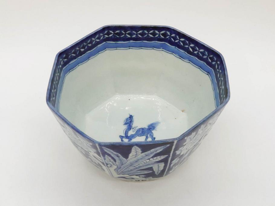江戸期　古伊万里　染付　麒麟　花の図　約18cm　6寸　大胆な図柄と藍色が目を惹く鉢(六寸、和食器、和皿)(R-077088)