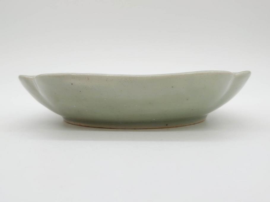 江戸期　古伊万里　青磁　金彩　蔦文　約18cm　6寸　金彩が上品なアクセントになる変形皿2枚セット(六寸、中皿、和食器、和皿)(R-077090)