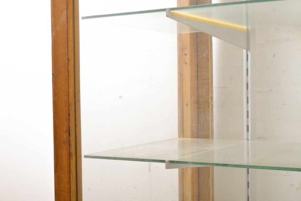 和製アンティーク　ナラ材　レトロな雰囲気たっぷりな丸脚付きガラスケース(ショーケース、陳列棚、飾り棚)(R-062634)