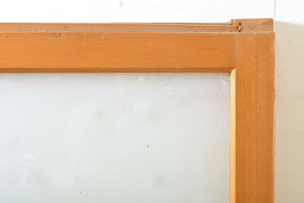 アンティーク建具　ペイント仕上げ限定　昭和レトロな雰囲気漂うガラス戸1枚(引き戸、建具)(R-063000)
