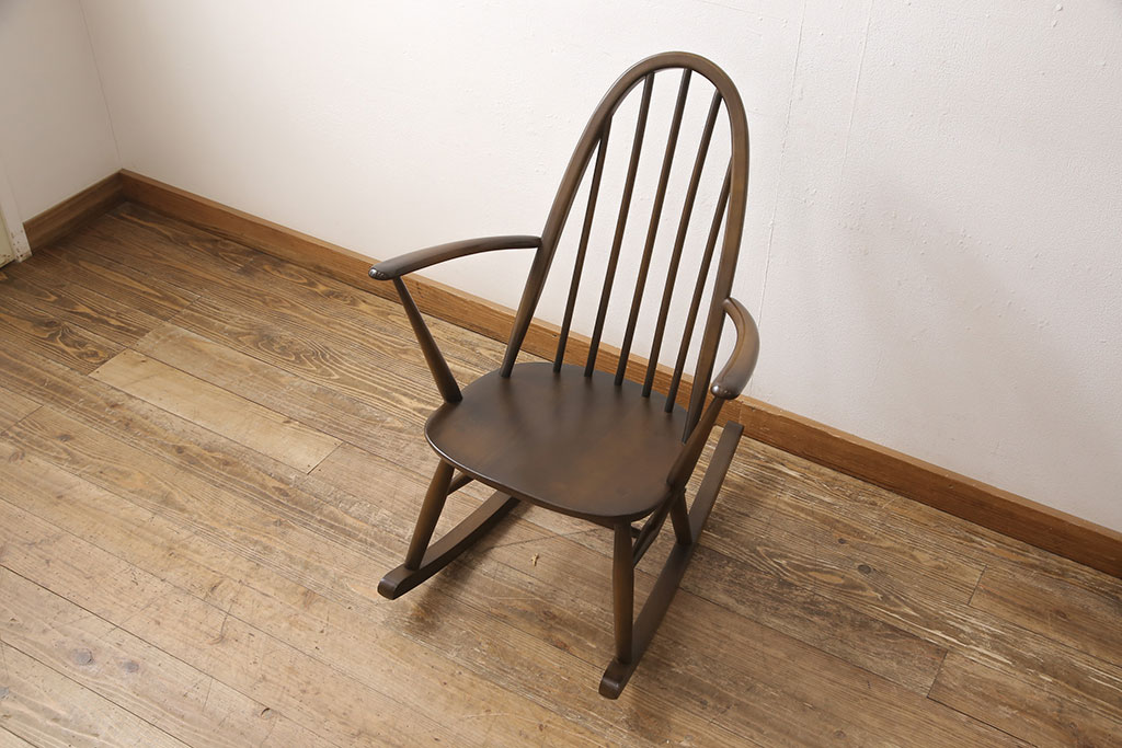 中古　ERCOL(アーコール)　木の温もり溢れるクエーカーロッキングチェア(アームチェア、板座チェア)(R-052440)