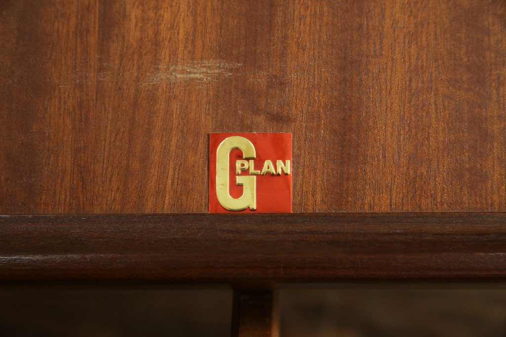イギリスビンテージ　美品!!　G-PLAN(ジープラン)　洗練された佇まいが魅力のエクステンションテーブル(ダイニングテーブル、拡張式テーブル、食卓、2人掛け、4人掛け、6人掛け、ラウンドテーブル、ヴィンテージ、英国)(R-080285)