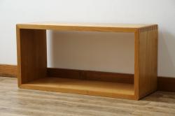 中古　タモ材　高島屋購入品　シンプルなデザインで使いやすいディスプレイラック(飾り棚、収納棚、オープンラック)(R-072774)