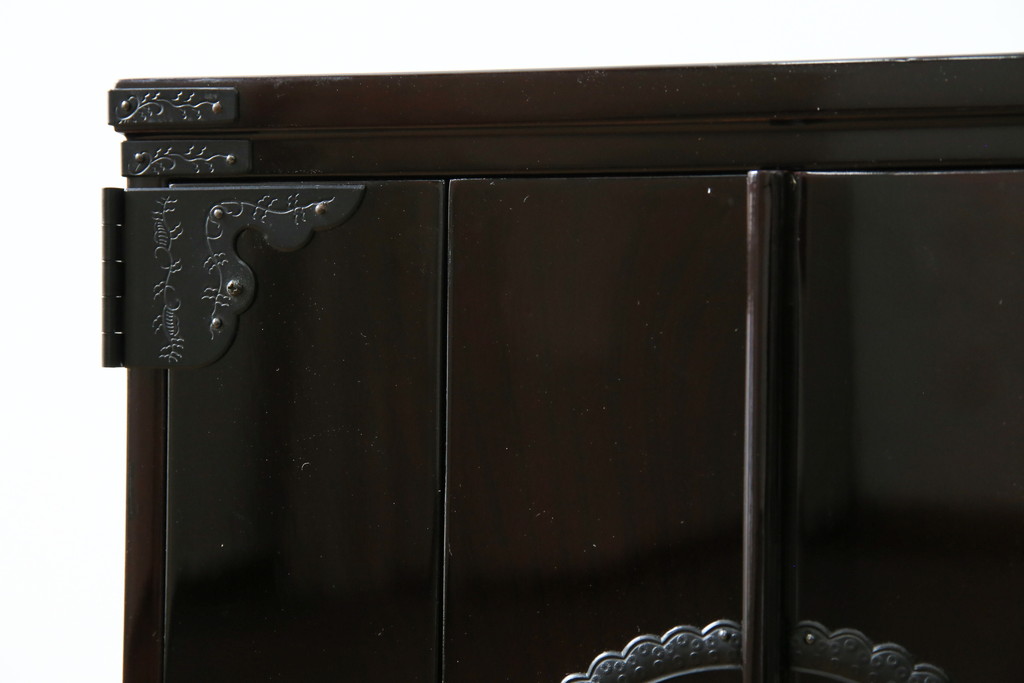 新品　未使用　仙台箪笥　落ち着きのある色味が魅力的な仏壇と仏具のセット(仙台仏壇)(定価約30万円)(R-078841)