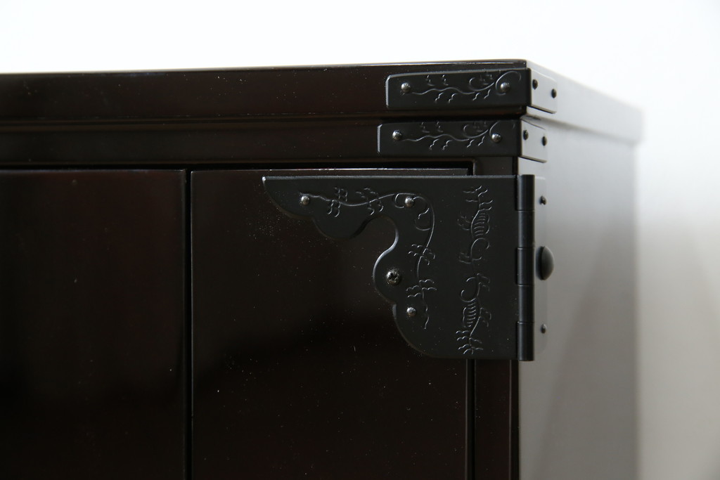 新品　未使用　仙台箪笥　落ち着きのある色味が魅力的な仏壇と仏具のセット(仙台仏壇)(定価約30万円)(R-078841)