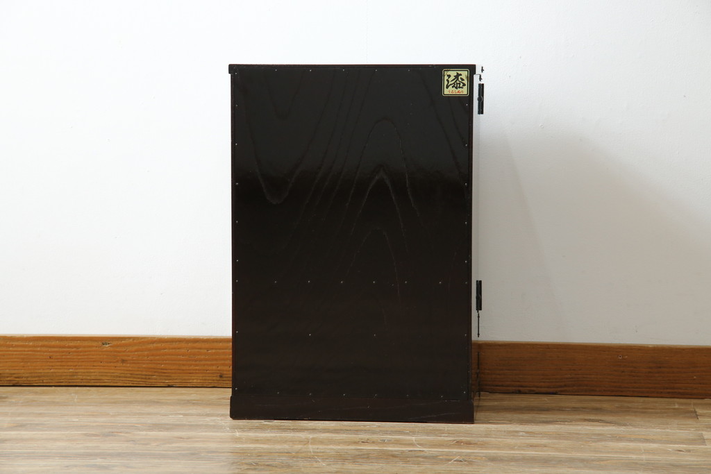 新品　未使用　仙台箪笥　落ち着きのある色味が魅力的な仏壇と仏具のセット(仙台仏壇)(定価約30万円)(R-078841)