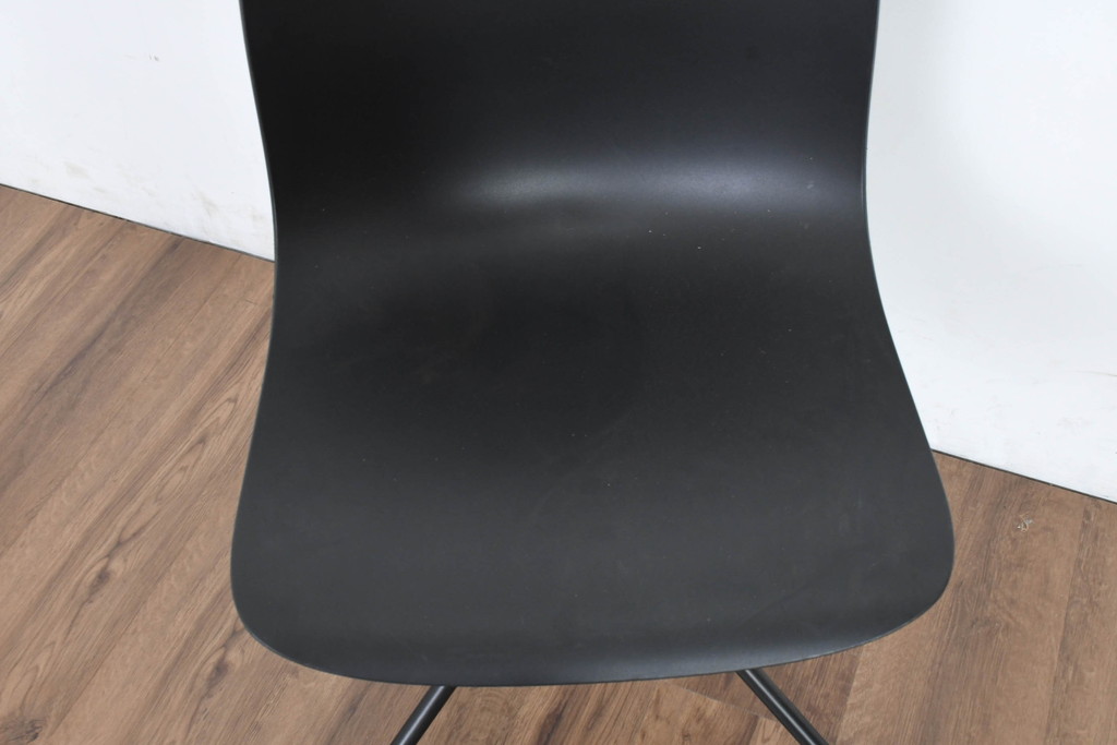 中古　美品　イタリア　マジス(MAGIS)　トロイ 4スター・キャスター(TROY, 4 STAR WHEELS)　マルセル・ワンダース(MARCEL WANDERS)デザイン　 機能性と美しさを兼ね備えたデザインが空間にモダンで軽快な印象を与えるキャスターチェア6脚セット(オフィスチェア、ミーティングチェア、椅子、イス、ダイニングチェア、バラ売り可能)(定価約45万円)(R-083602)