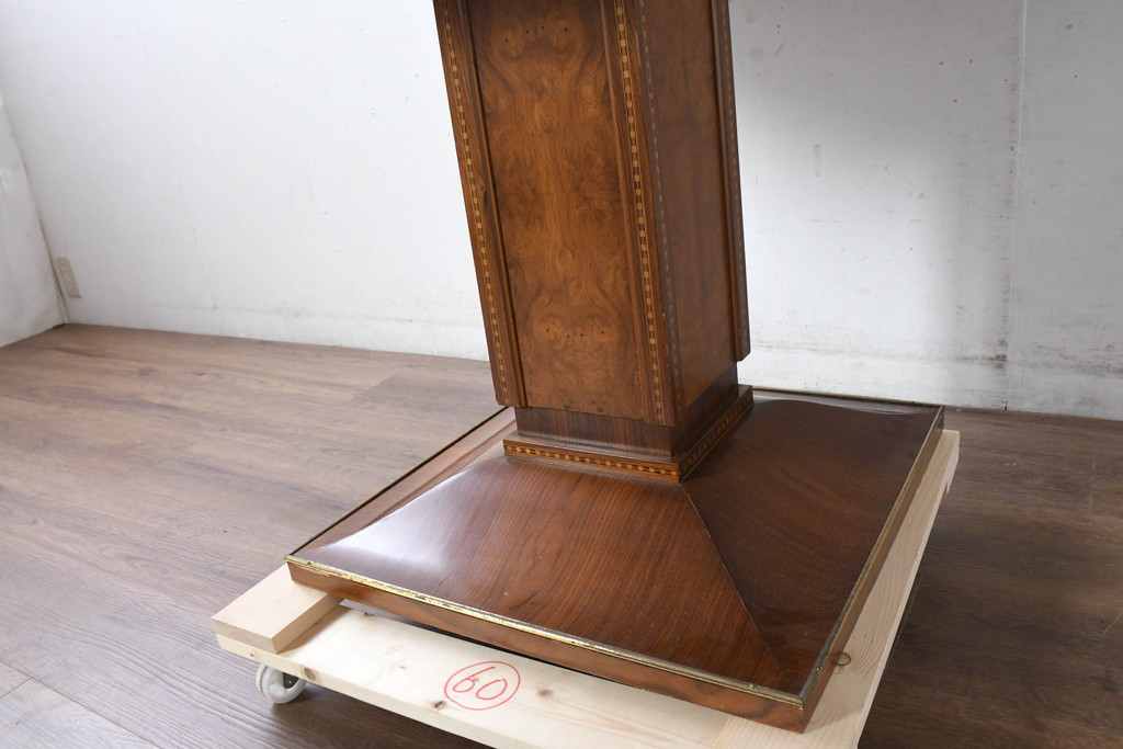 中古　高級輸入家具　ローズウッドとウォールナットを贅沢に使用した象嵌入りの伸長式ダイニングテーブル(エクステンション、伸縮式ダイニングテーブル、拡張テーブル、食卓、4人掛け、6人掛け、4人用、6人用)(R-083722)