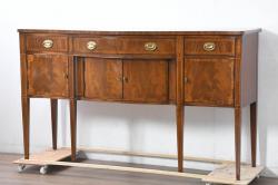 中古　高級品　マホガニー材　ヒッコリーチェア(HICKORY CHAIR)　優雅な象嵌が印象的なサイドボード(コンソールテーブル、サイドキャビネット、収納棚、戸棚、飾り棚)(定価約94万円)(R-083592)