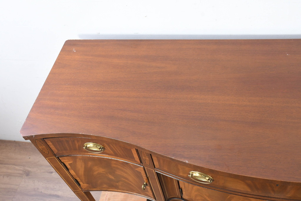 中古　高級品　マホガニー材　ヒッコリーチェア(HICKORY CHAIR)　優雅な象嵌が印象的なサイドボード(コンソールテーブル、サイドキャビネット、収納棚、戸棚、飾り棚)(定価約94万円)(R-083592)