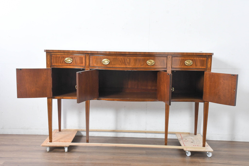 中古　高級品　マホガニー材　ヒッコリーチェア(HICKORY CHAIR)　優雅な象嵌が印象的なサイドボード(コンソールテーブル、サイドキャビネット、収納棚、戸棚、飾り棚)(定価約94万円)(R-083592)