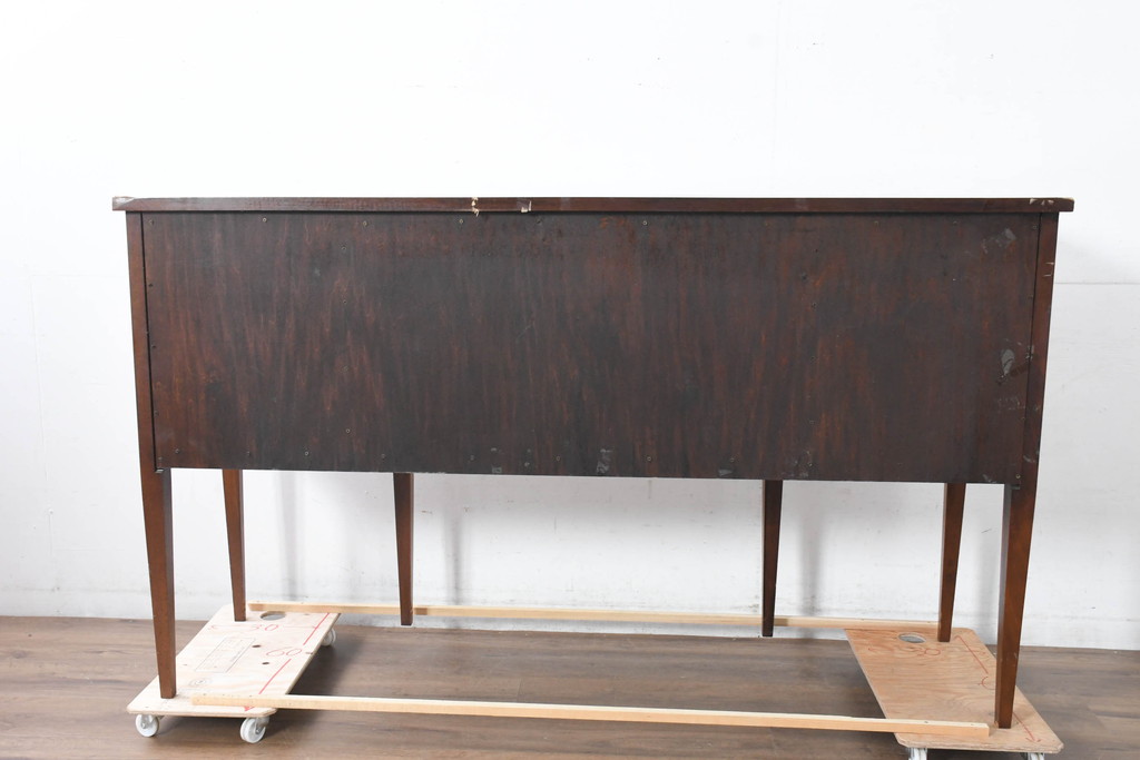 中古　高級品　マホガニー材　ヒッコリーチェア(HICKORY CHAIR)　優雅な象嵌が印象的なサイドボード(コンソールテーブル、サイドキャビネット、収納棚、戸棚、飾り棚)(定価約94万円)(R-083592)