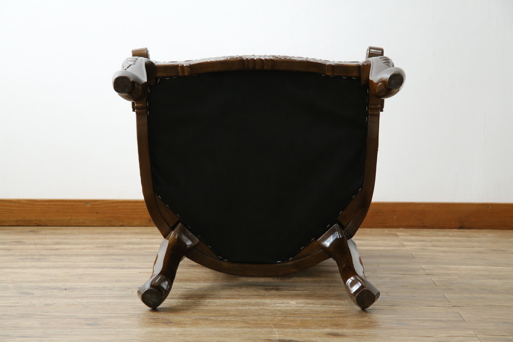 中古　極美品　タガヤサン　三越百貨店取扱い　細かな彫刻が見事な本革アームチェア(ダイニングチェア、椅子)(定価約36万円)(R-050765)