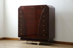 中古　美品　最高級　家具の宝石　キットファニチュア(KIT FURNITURE)　北谷家具　イタリアンデザイン　艶やかな木肌と美しい曲線デザインが魅力!!上品な取っ手が高級感を演出するチェスト(洋服タンス、サイドチェスト、衣装箪笥、整理箪笥、収納箪笥、引き出し)(定価約75万円)(R-083344)