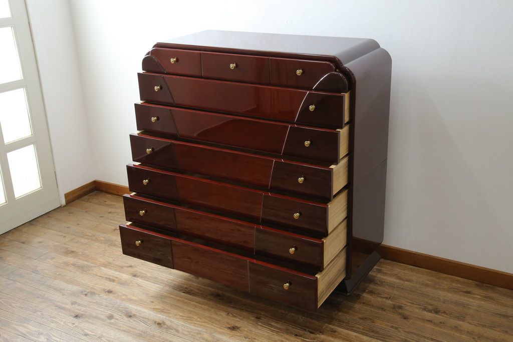 中古　美品　最高級　家具の宝石　キットファニチュア(KIT FURNITURE)　北谷家具　イタリアンデザイン　艶やかな木肌と美しい曲線デザインが魅力!!上品な取っ手が高級感を演出するチェスト(洋服タンス、サイドチェスト、衣装箪笥、整理箪笥、収納箪笥、引き出し)(定価約75万円)(R-083344)