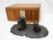【古美術買取】水戸金工　一柳友善作(Hitotsuyanagi Tomoyoshi)　置物子犬　在銘　銅製(水戸彫り、水府彫金、一柳友喜、一柳派)を買取りました。