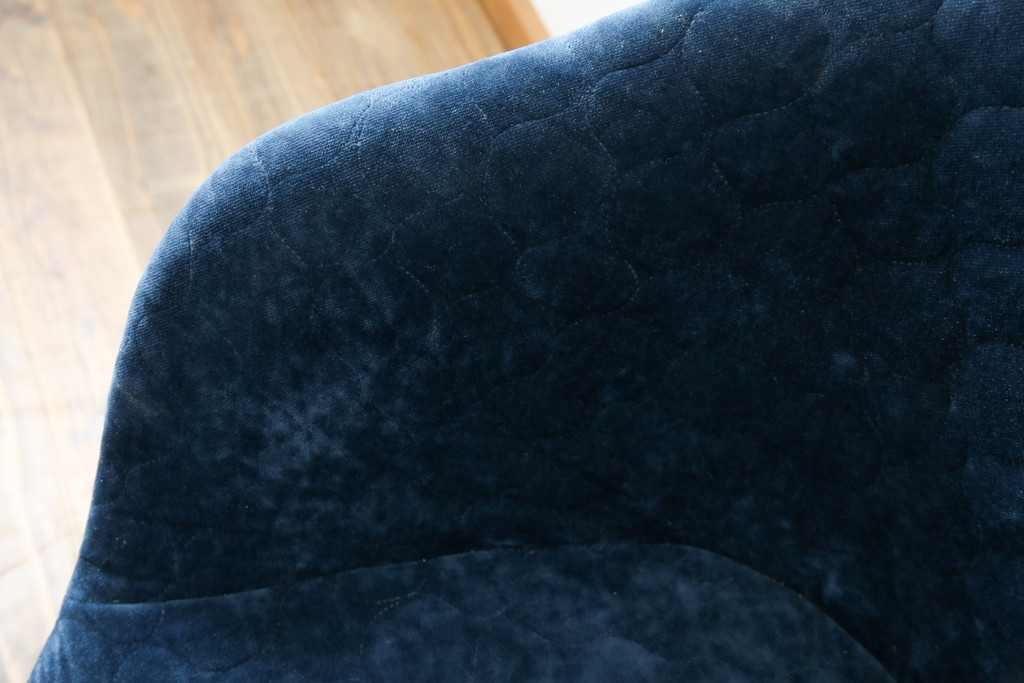 中古　ボーコンセプト(BoConcept)　アデレート(ADELAIDE)　柔らかな曲線とシンプルなフォルムの回転式アームチェア(回転チェア、回転椅子、イス)(定価約14万円)(R-083343)