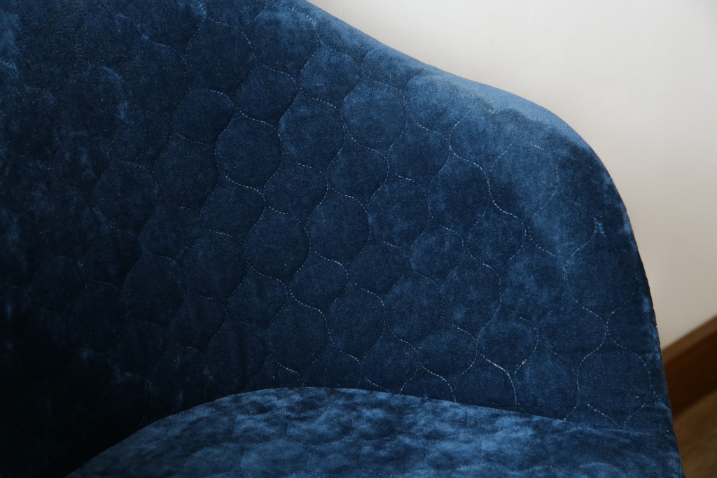 中古　ボーコンセプト(BoConcept)　アデレート(ADELAIDE)　柔らかな曲線とシンプルなフォルムの回転式アームチェア(回転チェア、回転椅子、イス)(定価約14万円)(R-083343)
