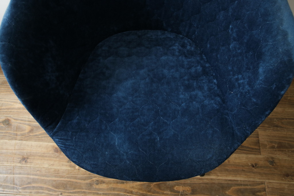 中古　ボーコンセプト(BoConcept)　アデレート(ADELAIDE)　柔らかな曲線とシンプルなフォルムの回転式アームチェア(回転チェア、回転椅子、イス)(定価約14万円)(R-083343)