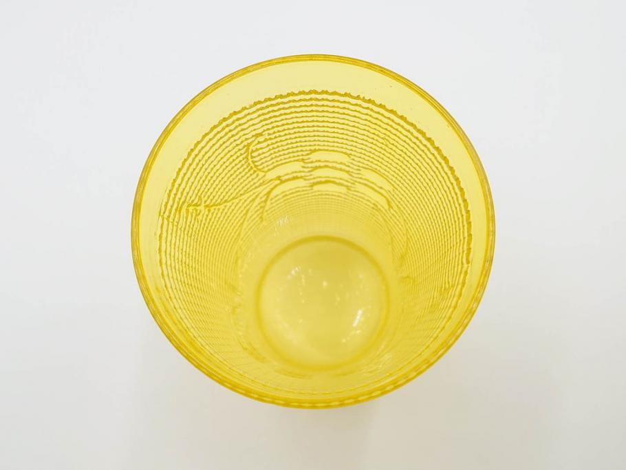 大正〜昭和初期　花文　黄色　ガラス　鮮やかな色合いが食卓に明るさと個性を添える水差し&コップ2客セット(硝子、ジャグ、蓋付き、魚子、ピッチャー、グラス、和ガラス)(R-083565)