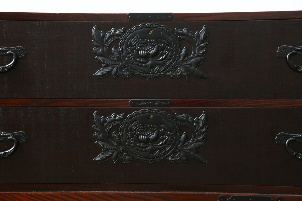 中古　美品!!　希少　仙台箪笥　特注モデル!!　和の空間を格上げする布目塗り仕上げのローチェスト(ローボード、時代箪笥、和たんす、衣装箪笥、引き出し、テレビボード、テレビ台)(定価約80万円)(R-083345)