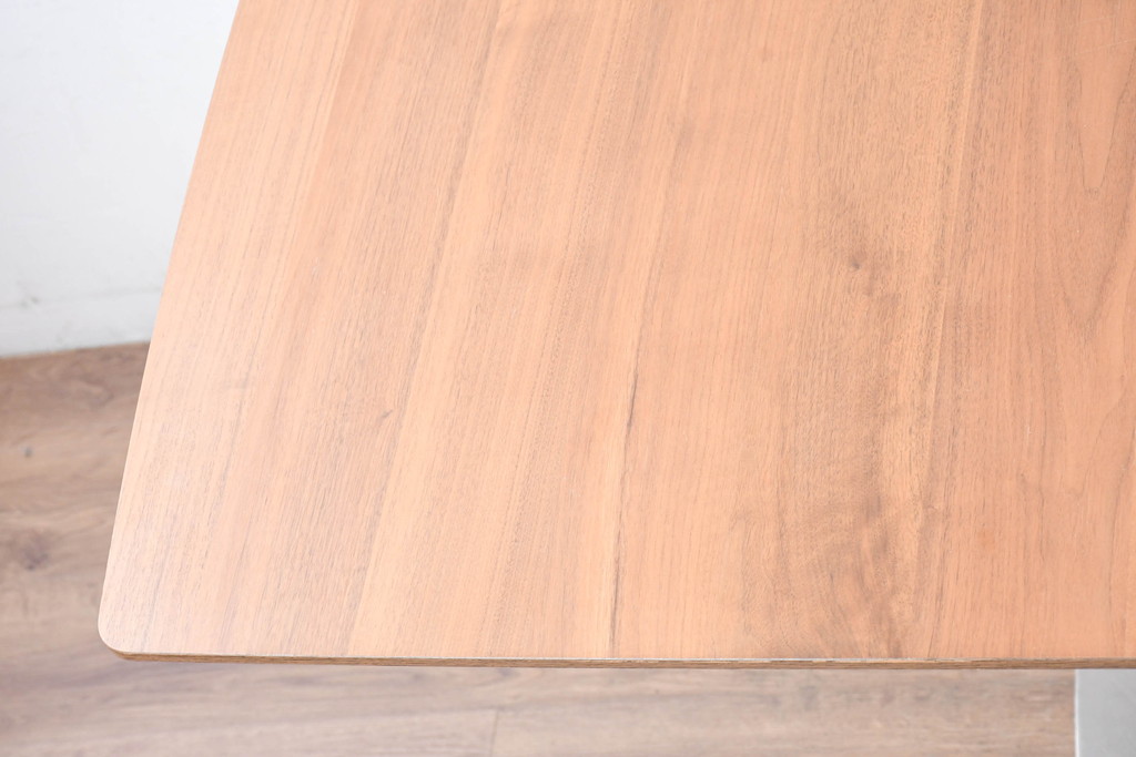 中古　美品　希少な廃番品　最大幅267cm　BoConcept(ボーコンセプト)　Occa(オッカ)　洗練された上品さが目を引くウォールナット材の伸長式ダイニングテーブル(エクステンションテーブル、拡張式テーブル、食卓、4人掛け、6人掛け、8人掛け、4人用、6人用、8人用)(R-083712)